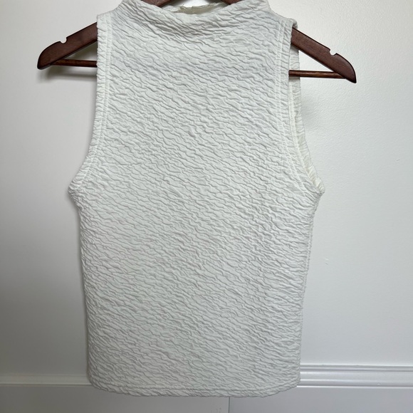 🤍 White Textured Tank Top - Picture 1 of 11